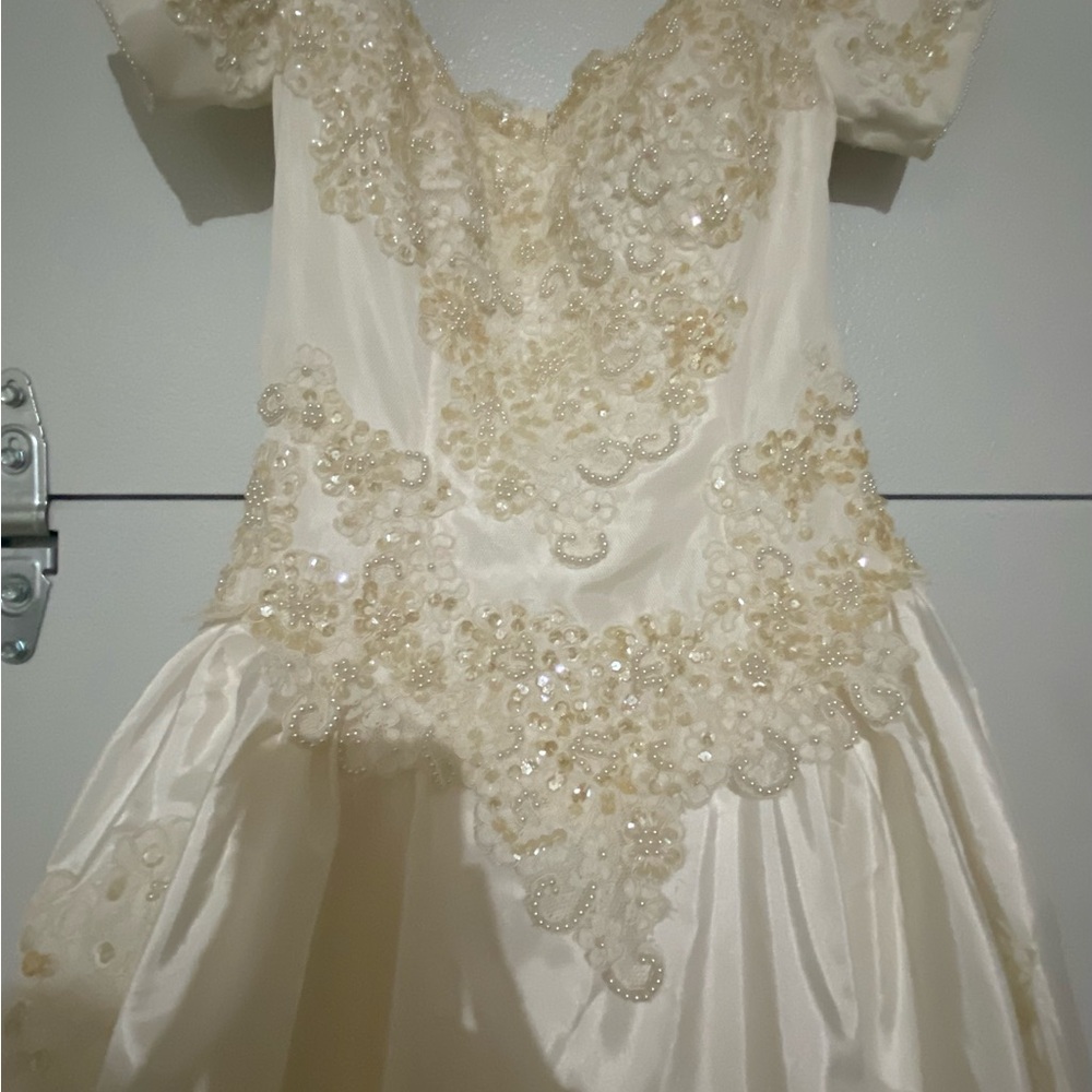 Vintage wedding dress